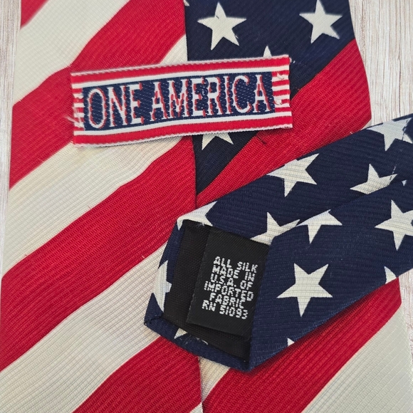 One America 100% Silk Neck Tie Made In U.S.A - Picture 2 of 4